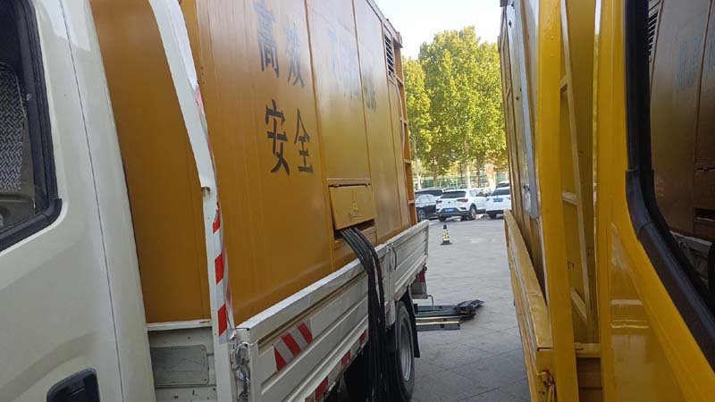 信州如何判断柴油发电机组和UPS电源的切换时间是否符合要求？
